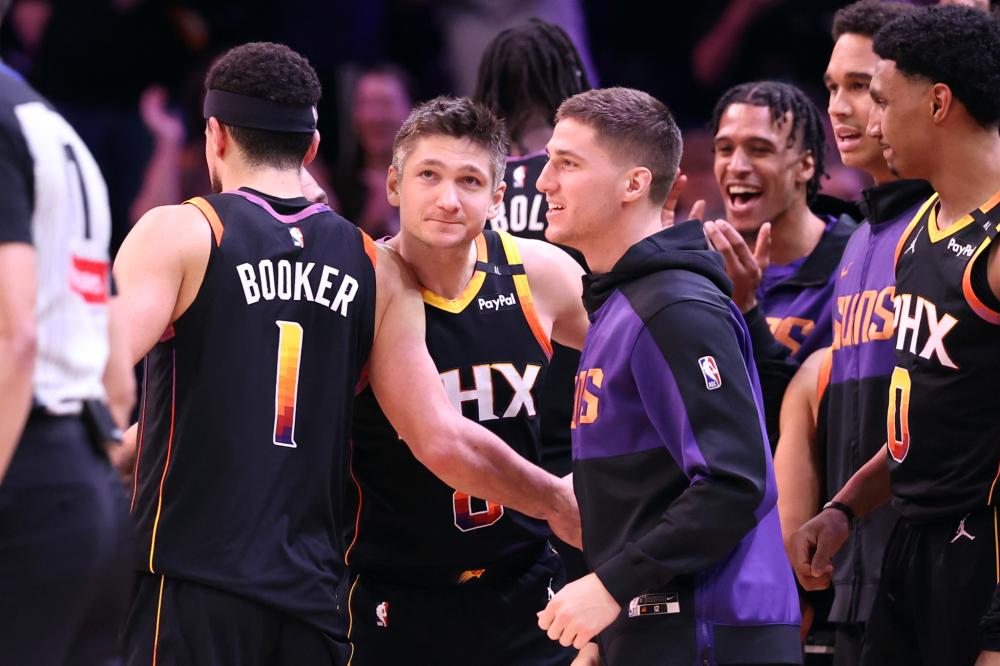 小伙钓鱼 小伙钓鱼