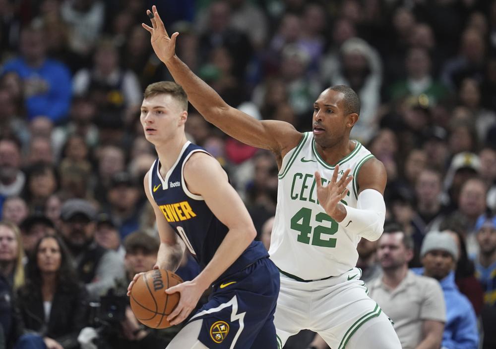 根据卡塔尔 根据卡塔尔