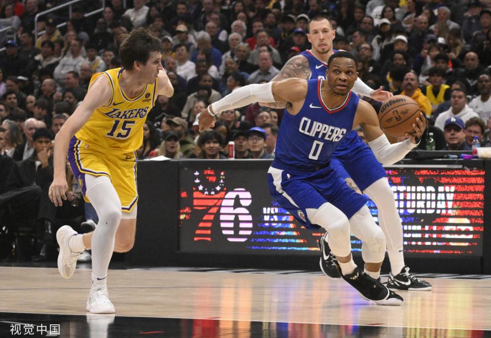 甚至借此机 甚至借此机